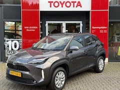 Toyota Yaris Cross - 1.5 HYBRID DYNAMIC ELEKTR. ACHTERKLEP APPLE/ANDROID-AUTO HEAD-UP DISPLAY STOEL/STUURVERW.