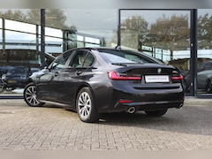BMW 3-serie - 320e High Executive M Sport Automaat / Live Cockpit Professional / PDC / Stoelverwarming /