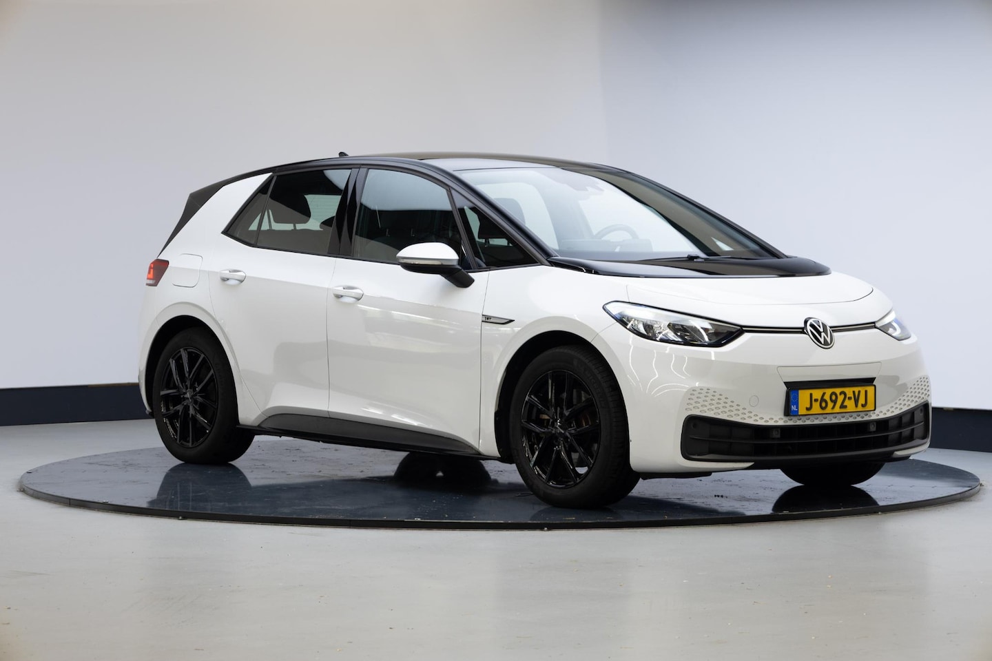 Volkswagen ID.3 - First 58 kWh - AutoWereld.nl