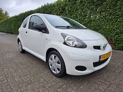Toyota Aygo - 1.0-12V Now Vvt-i 12-2011 Wit | AIRCO | Trekhaak