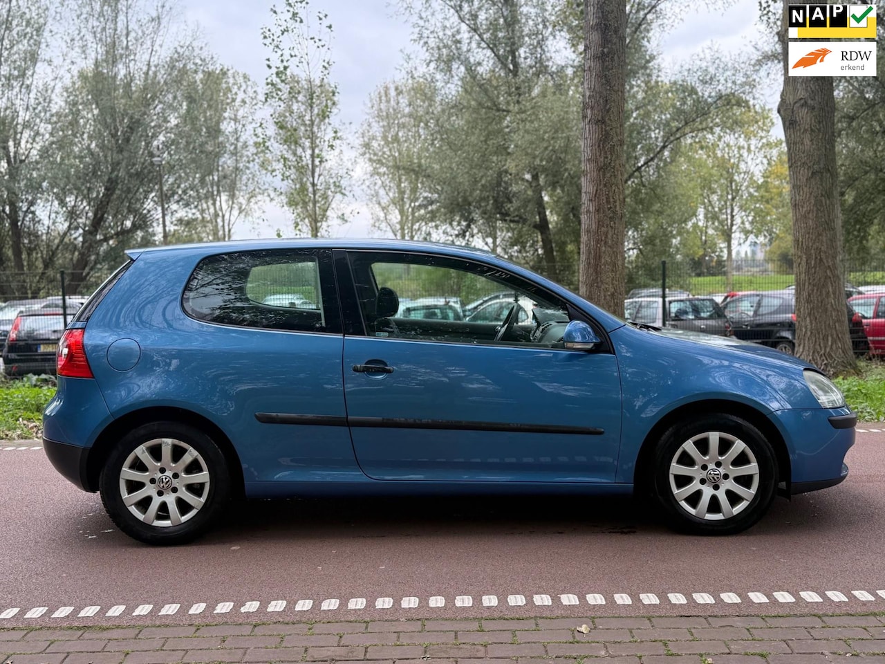 Volkswagen Golf - 1.6 FSI Trendline AIRCO!APK2026!CAMERA! - AutoWereld.nl