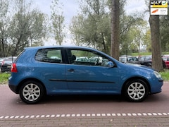 Volkswagen Golf - 1.6 FSI Trendline AIRCOAPK2026CAMERA