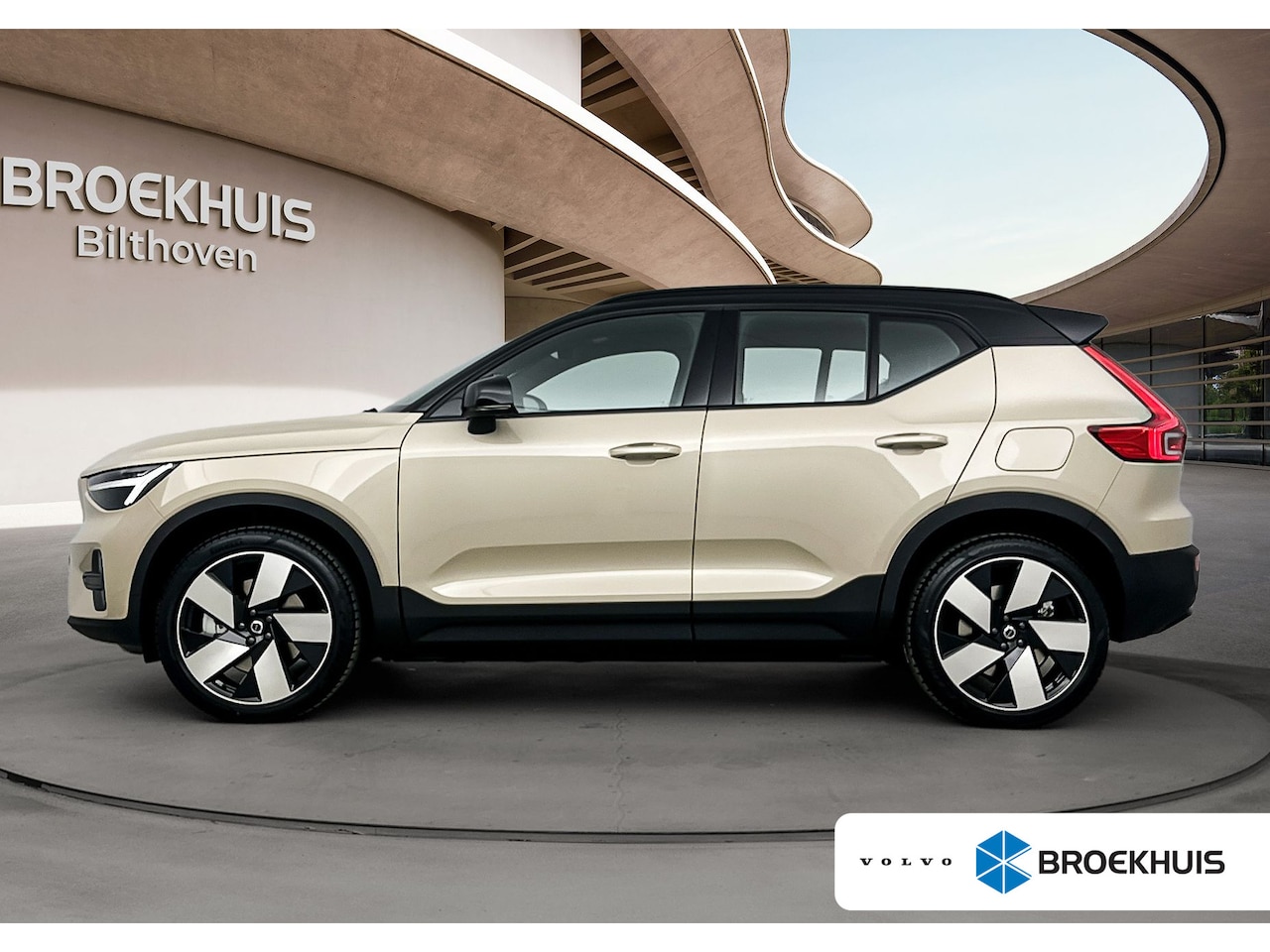 Volvo EX40 - Single Motor Extended Range Plus Black Ed. 82 kWh | PDC + Camera | Steol + Stuurverwarming - AutoWereld.nl