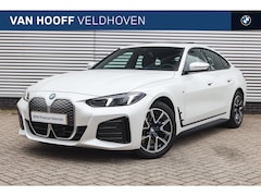 BMW i4 - eDrive40 M Sport / Schuif-kanteldak / Achteruitrijcamera / M Adaptief onderstel / Stoelver