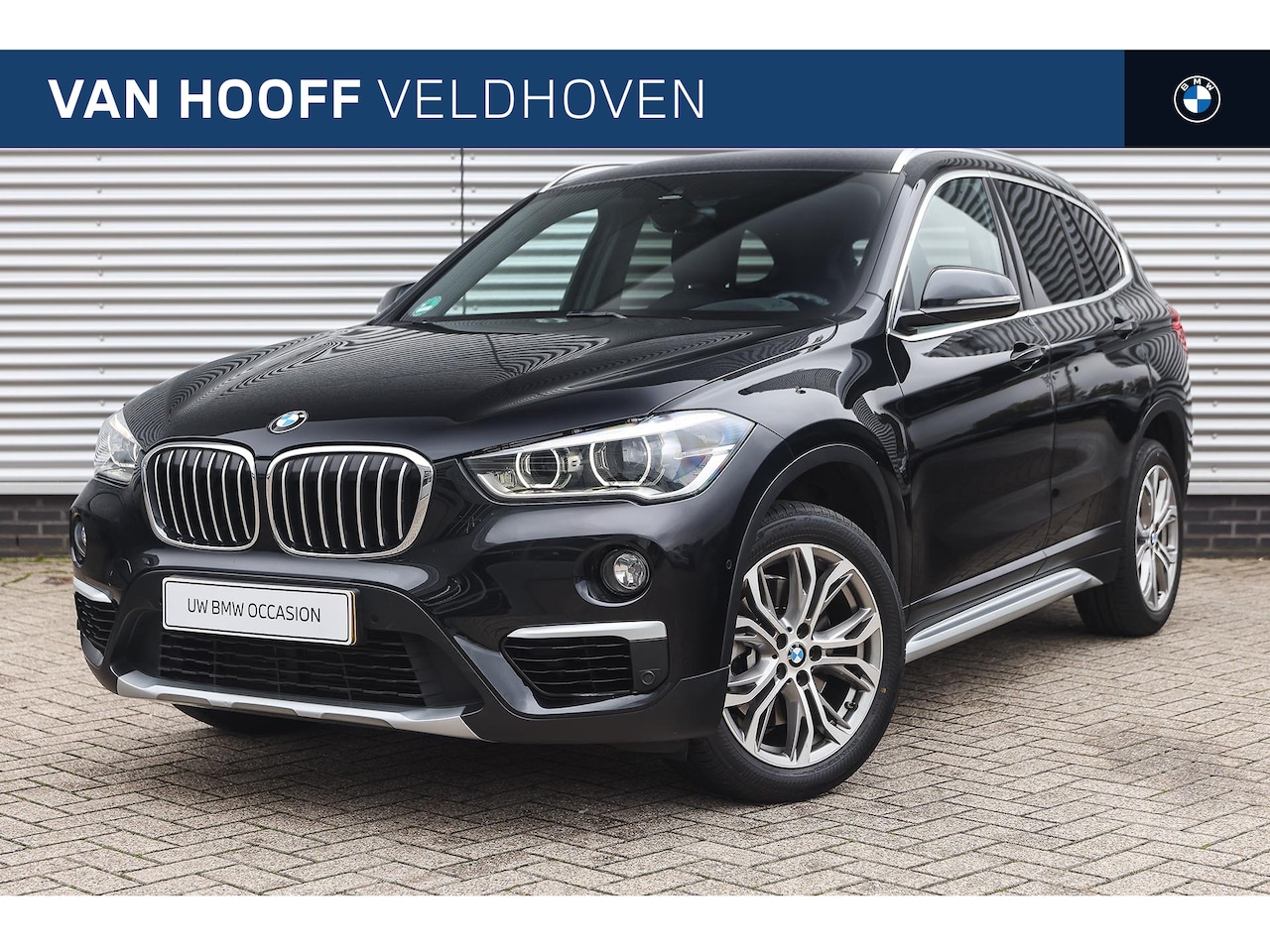 BMW X1 - sDrive20i High Executive xLine Automaat / Trekhaak / Achteruitrijcamera / Sportstoelen / H - AutoWereld.nl