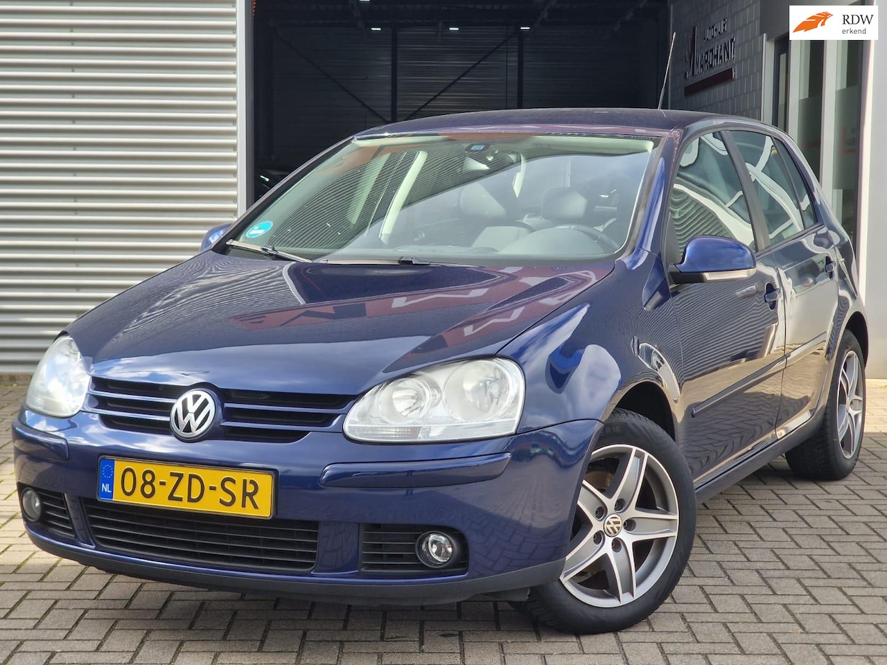 Volkswagen Golf - 1.6 Optive 4 APK Nieuw! - Cruise control - LM. Velgen - AutoWereld.nl