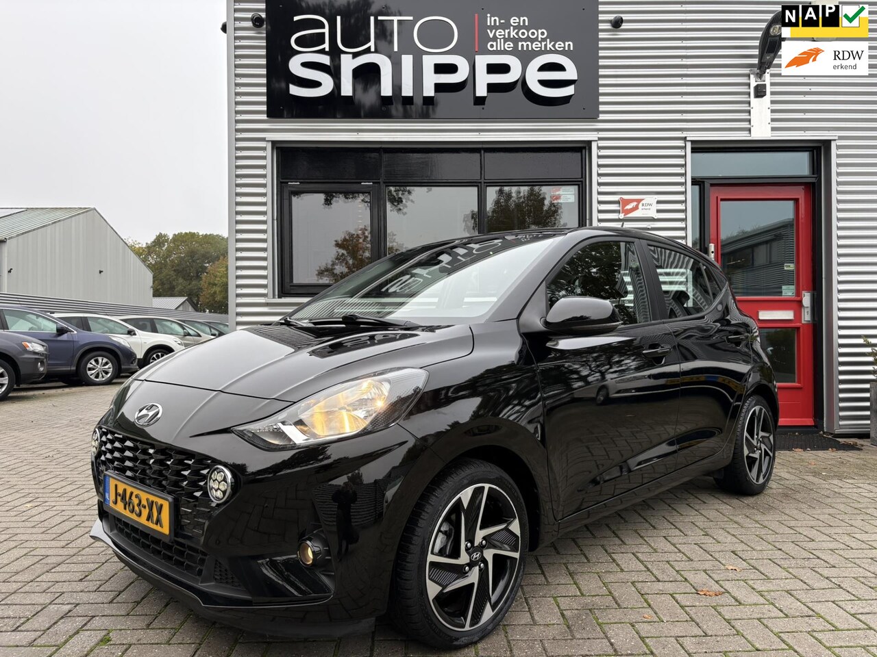 Hyundai i10 - 1.0 Comfort Smart -AIRCO-CRUISECONTROL-NAVI-APPLE CARPLAY/ANDROID AUTO-LICHTMETALEN VELGEN - AutoWereld.nl