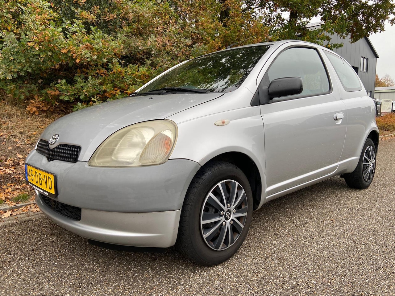 Toyota Yaris - 1.0-16V VVT-i Terra 1.0-16V VVT-i Terra, BJ`1999, APK 22-11-2026! - AutoWereld.nl