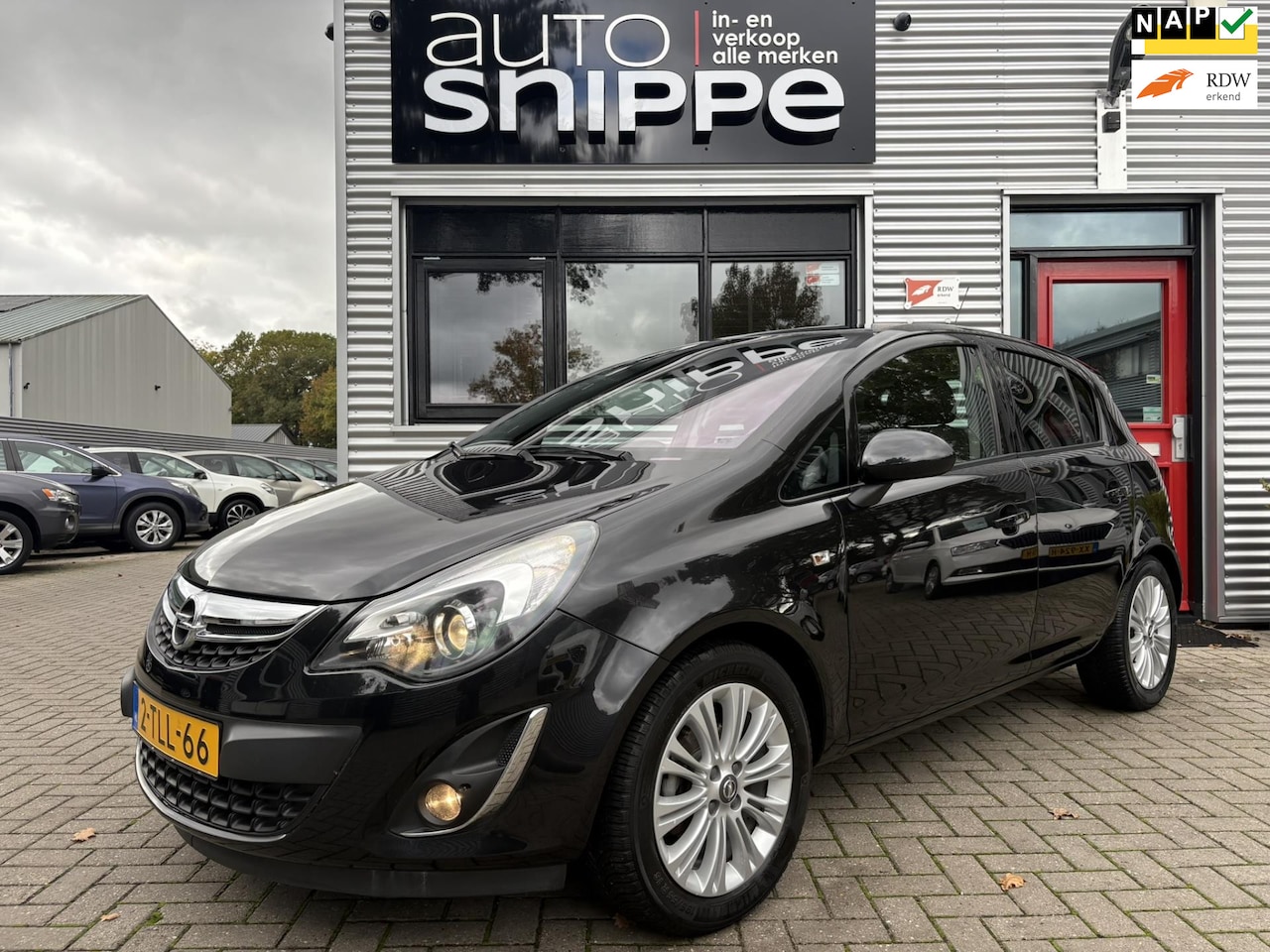 Opel Corsa - 1.4-16V Cosmo -CLIMA-STOEL + STUURVERWARMING-HALF LEDER-ISOFIX-FIETSENDRAGER-PDC ACHTER-OR - AutoWereld.nl