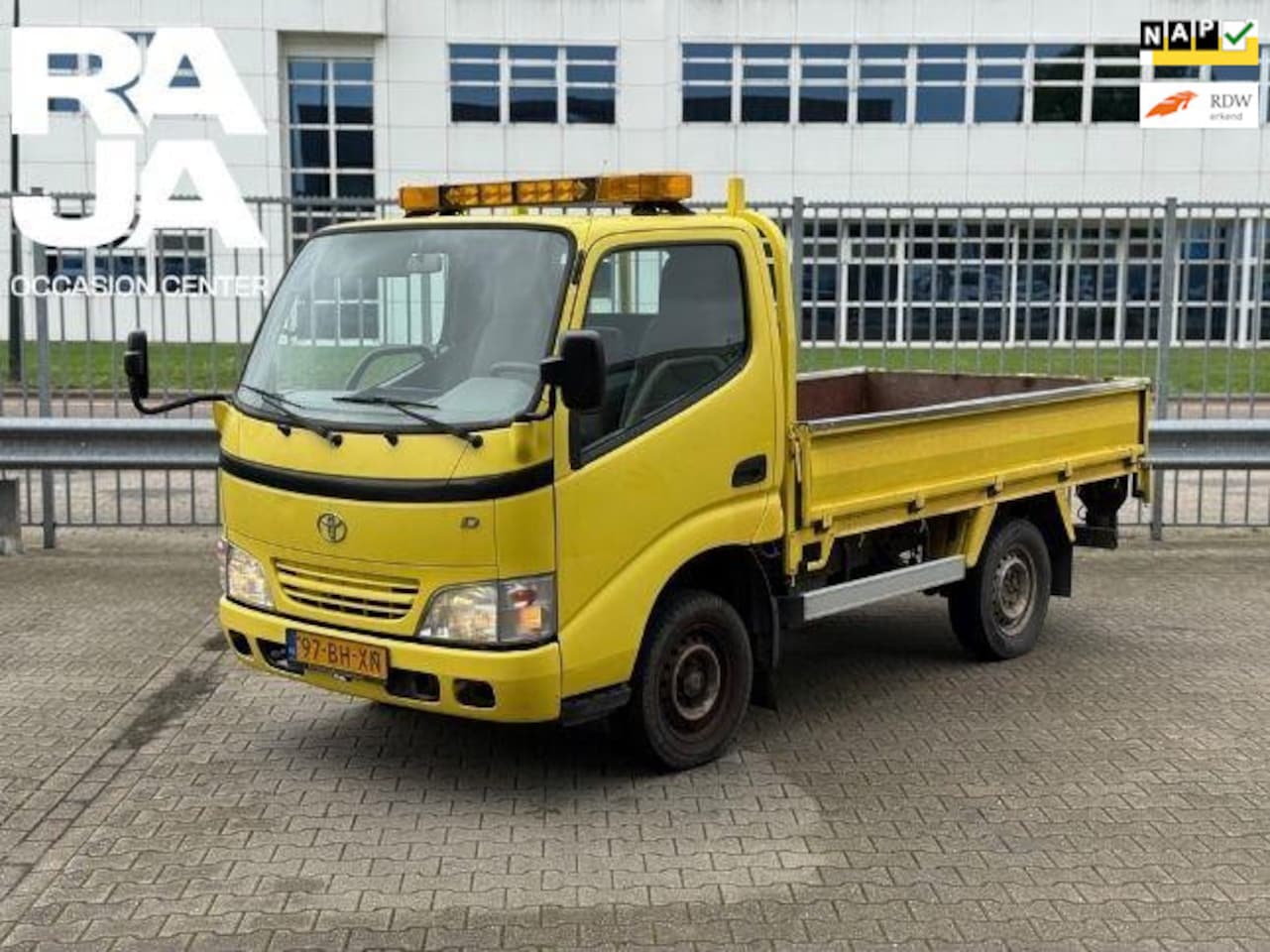 Toyota Dyna - 100 2.5 D4-D 90/NAP/Pick Up/Zwaailamp - AutoWereld.nl