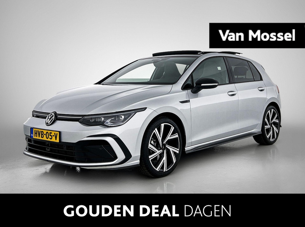 Volkswagen Golf - 1.5 eTSI R-Line Business 150 PK | R-Line | Automaat | Panoramadak | Stoelverwarming | App - AutoWereld.nl