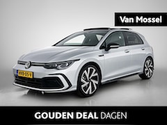 Volkswagen Golf - 1.5 eTSI R-Line Business 150 PK | R-Line | Automaat | Panoramadak | Stoelverwarming | App