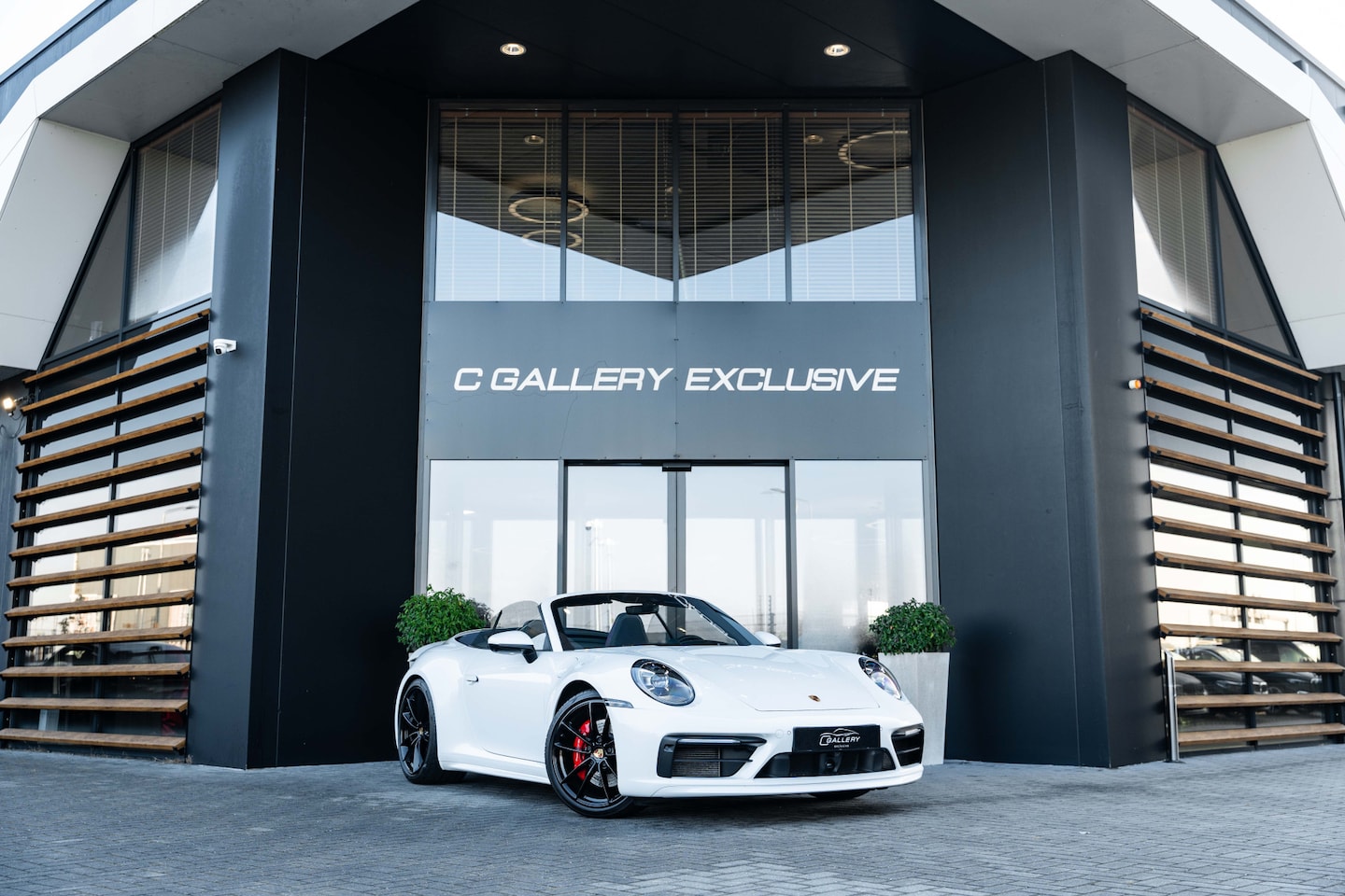 Porsche 911 Cabrio - 992 3.0 Carrera S - Sport Chrono + | Stoelkoeling | Lift | Bose | 360 Camera | Memory - AutoWereld.nl