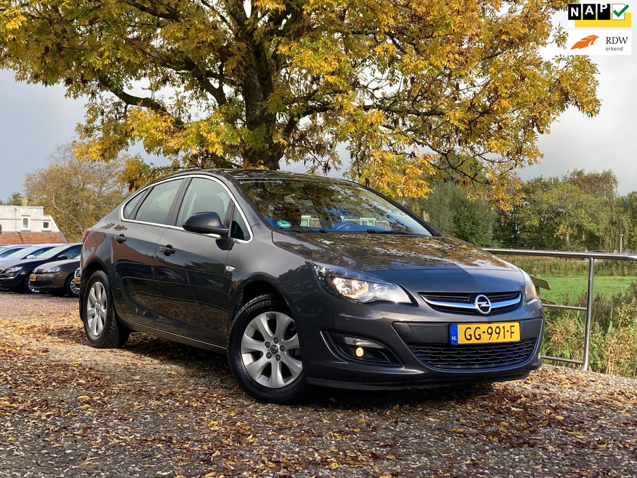Opel Astra - 1.4 Turbo Blitz | Navi + Clima + Cruise nu €6.975,-!! - AutoWereld.nl