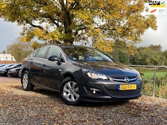 Opel Astra - 1.4 Turbo Blitz | Navi + Clima + Cruise nu €6.975,