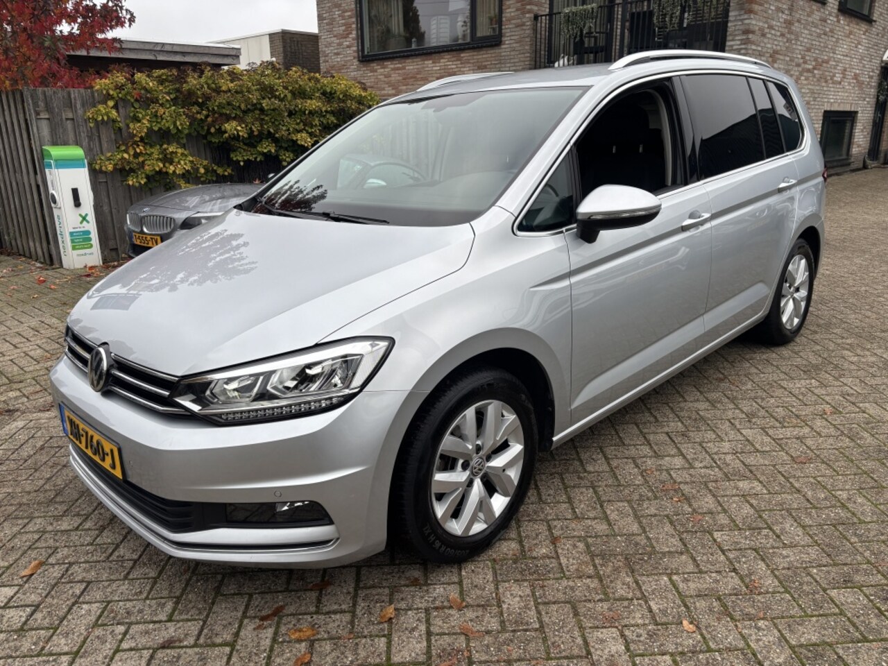 Volkswagen Touran - 1.5 TSI Highline LED kopl./Apple Carpl./Camera/electriche stoele - AutoWereld.nl