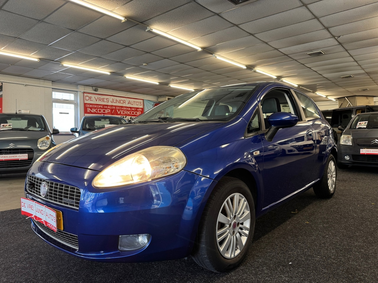 Fiat Grande Punto - 1.4-16V Edizione Lusso. 6-bak, distr. pas vervangen, zeer goed onderhouden en veel meer! - AutoWereld.nl