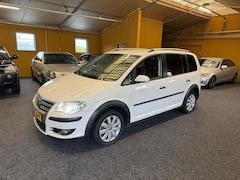 Volkswagen Touran Cross - 7 PERSOONS MET 3X & BIXENON & CAR PLAY & CRUISE CONTROL