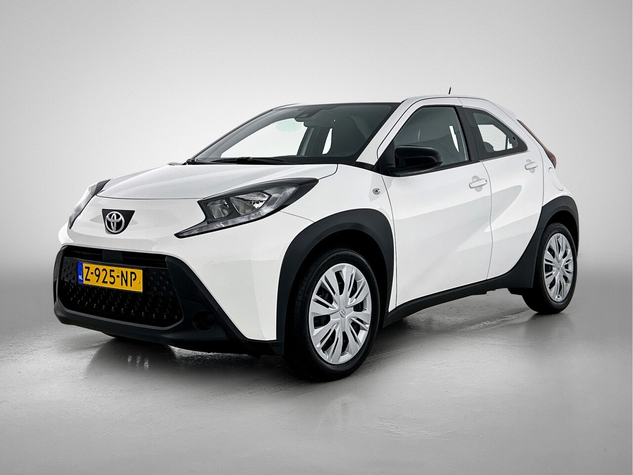 Toyota Aygo X - 1.0 VVT-i MT Play | apple carplay | airco | CPV | - AutoWereld.nl