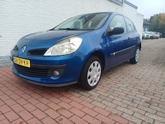 Renault Clio - 1.2-16V Special Line