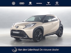 Toyota Aygo X - 1.0 VVT-i S-CVT Automaat Premium / Navigatie / Stoelverwarming / Camera