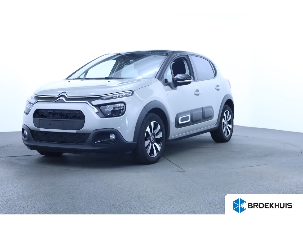 Citroën C3 - 1.2 PureTech Shine Stoelverwarming | LED | Cruise Control | 17" Lichtmetaal | Climate Cont - AutoWereld.nl