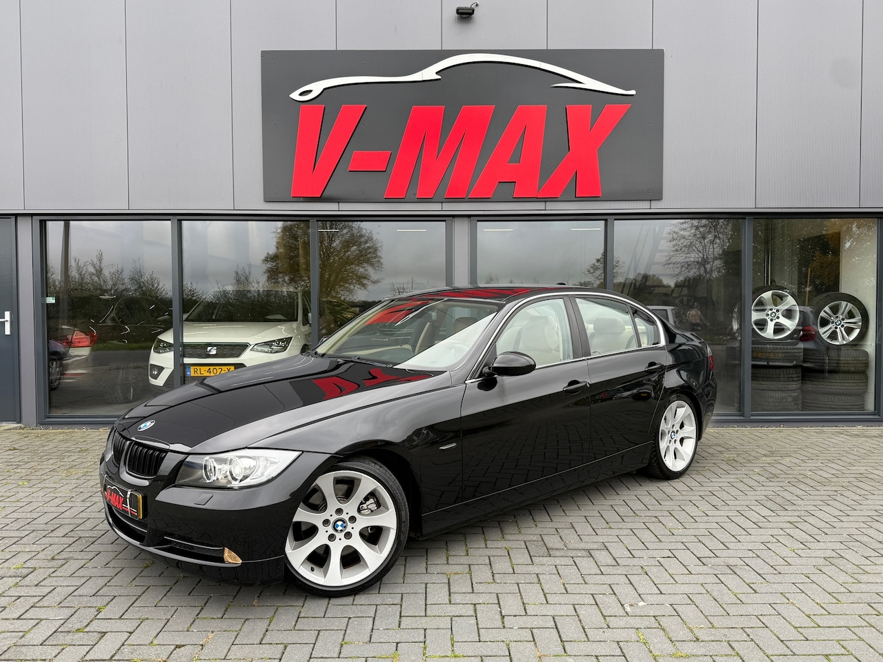 BMW 3-serie - 330i Dynamic Exec Xenon Leder Sportint NaviProf Stoelvw - AutoWereld.nl