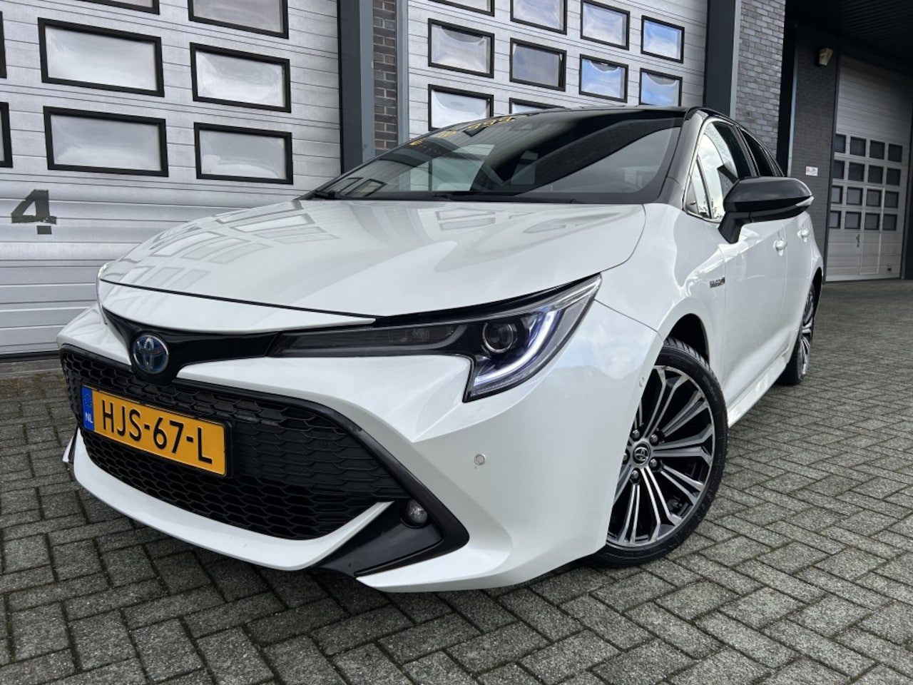 Toyota Corolla - 1.8 Hybrid Dynamic+ Uniek! Automaat ✅ - AutoWereld.nl