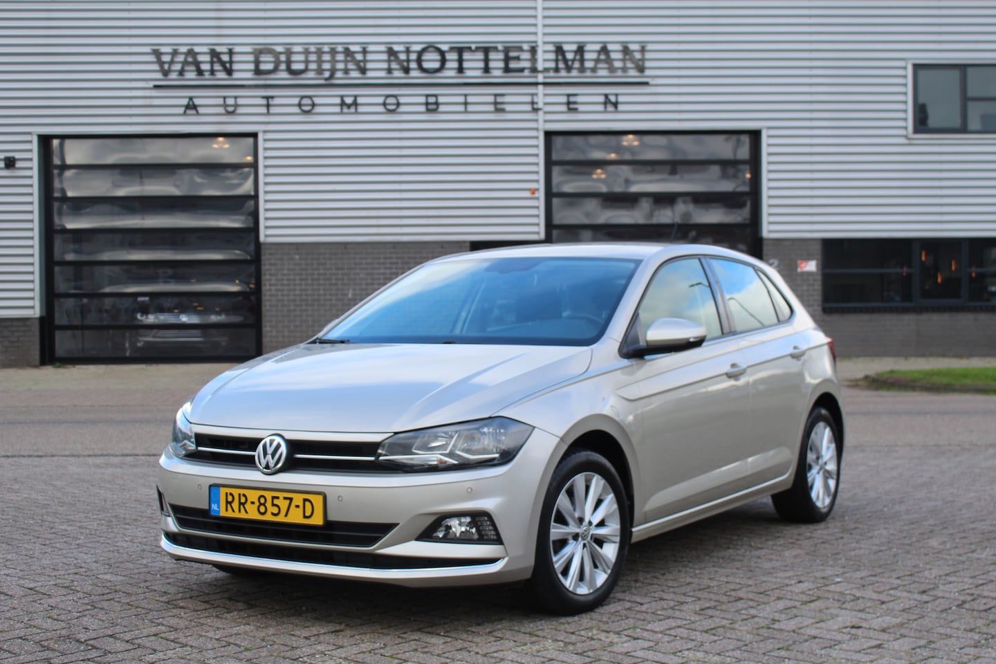 Volkswagen Polo - 1.0 TSI Highline / Carplay / Navigatie / Climate / N.A.P. - AutoWereld.nl