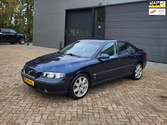 Volvo S60 - 2.4, Airco, CruisC, Camera, Trekhaak, APK10/26