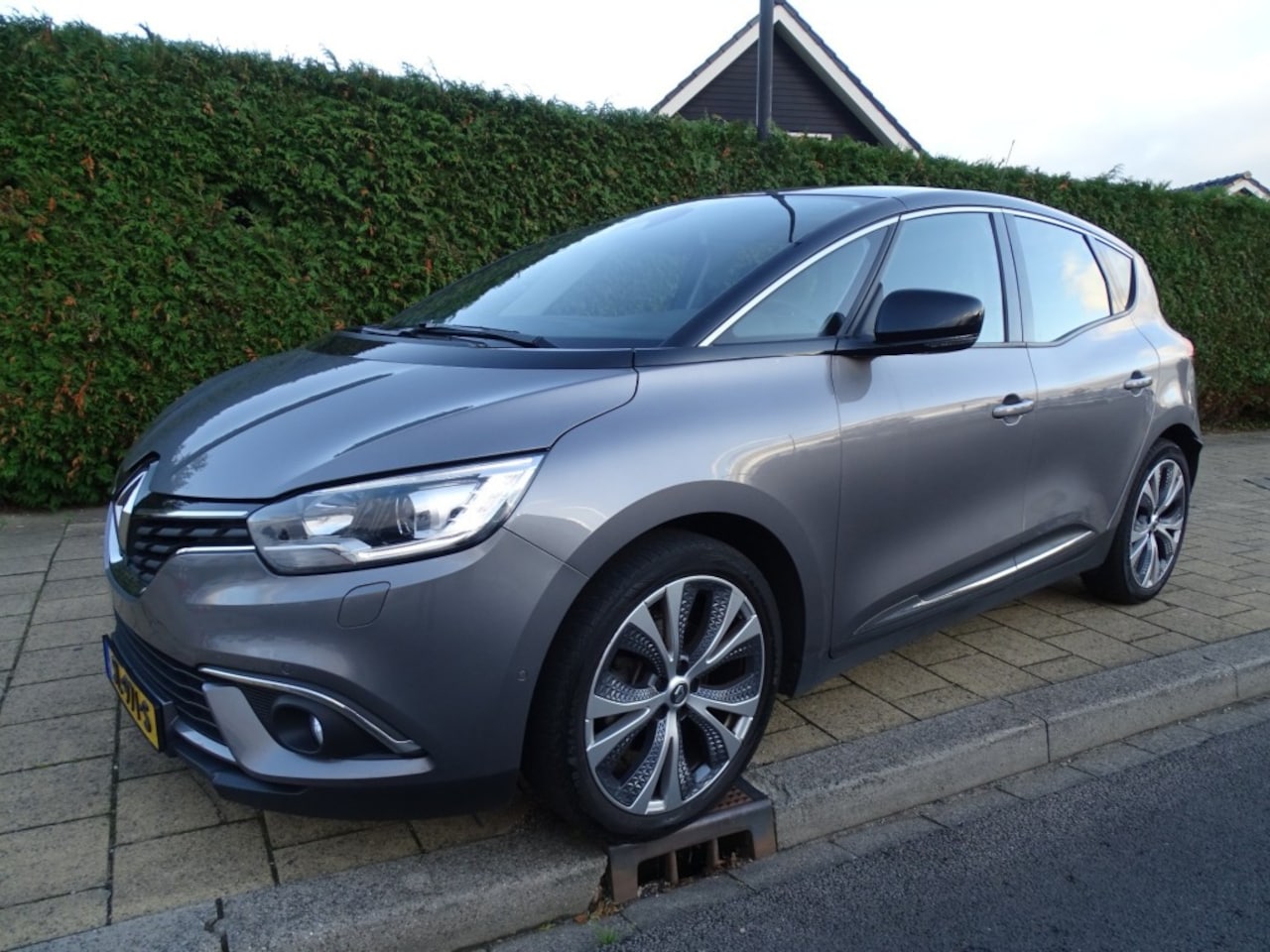 Renault Scénic - 1.2 TCE BOSE-130 Pk-Navi-Pano-Blth-Clima-Media App-Cruise - AutoWereld.nl