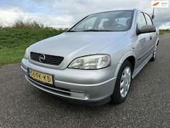 Opel Astra - 1.6-16V Club Automaat