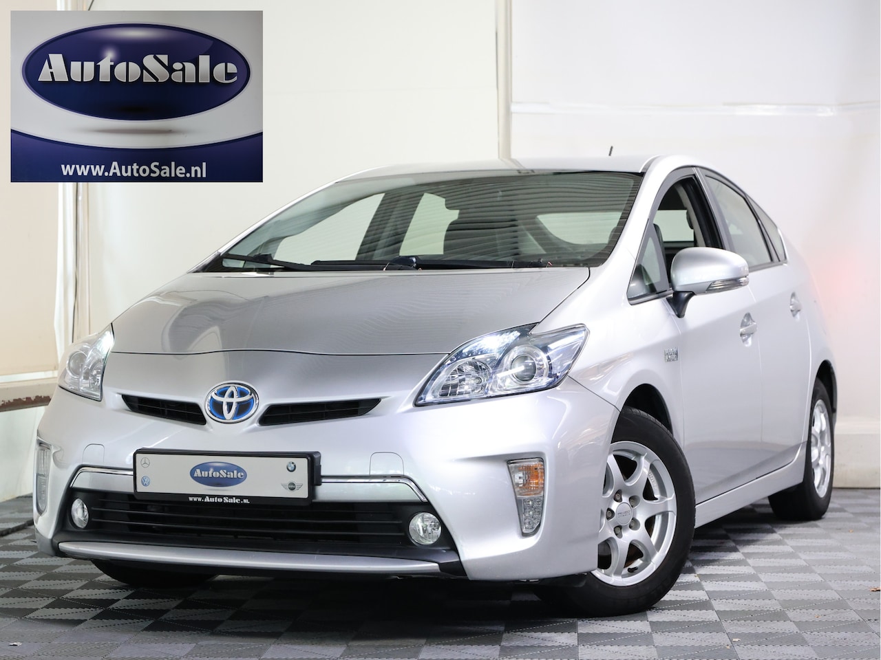 Toyota Prius - 1.8 Plug-in Aspiration hybride 130 dkm 2014 - AutoWereld.nl