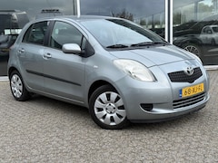 Toyota Yaris - 1.3 VVTi Sol MMT Automaat