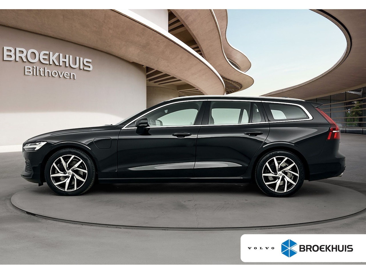 Volvo V60 - 2.0 T6 Twin Engine AWD Momentum Pro | PDV V+A en Camera | Elektrische achterklep | Apple C - AutoWereld.nl