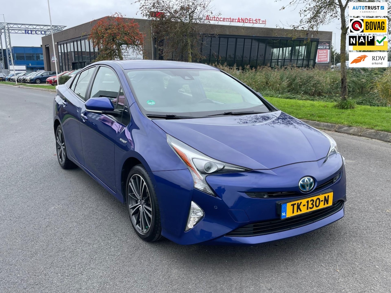 Toyota Prius - 1.8 Executive 1.8 Executive, Aut, Acc, Cam, Navi, Lmv, HU display, LED, Stoelverw, Dodehoek det, Geen im - AutoWereld.nl