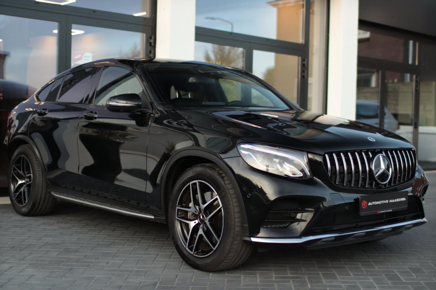 Mercedes-Benz GLC-klasse Coupé - AMG 43 4MATIC|Camera|Carbon|360|Memory|Keyless|Alcantara|Uitlaat - AutoWereld.nl