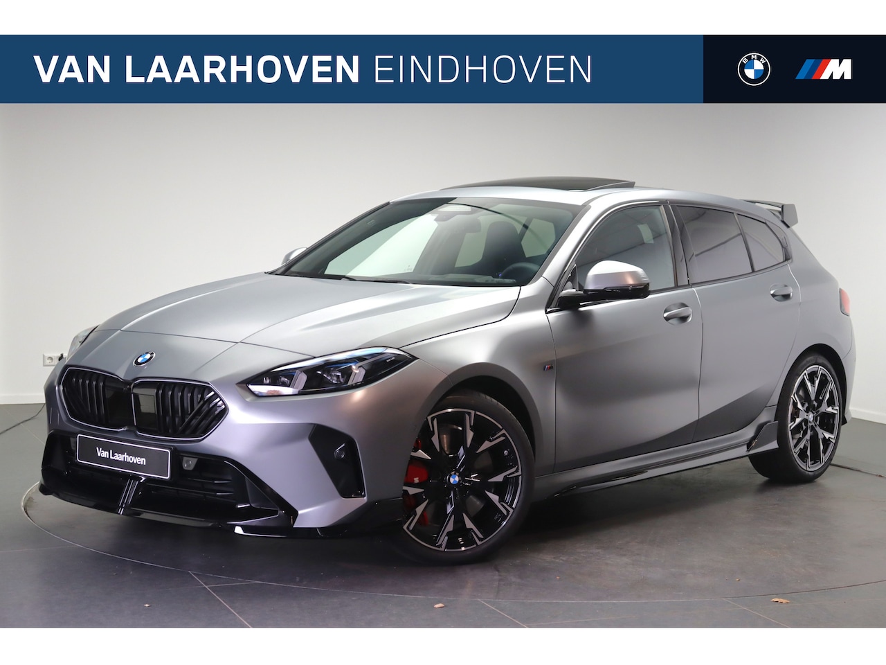 BMW 1-serie - 123 xDrive High Executive M Sport Automaat / Panoramadak / Trekhaak / Adaptieve LED  / M A - AutoWereld.nl