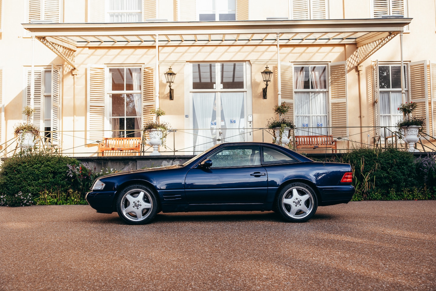 Mercedes-Benz SL-klasse Cabrio - 500 | origineel AMG 18" | Panorama hardtop | AZURITE | - AutoWereld.nl