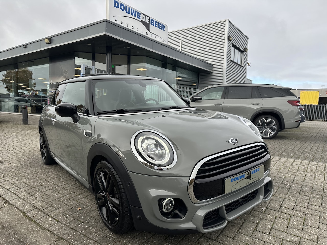 MINI Cooper - Mini 1.5 60 Years Edition AUT pano/dak, Navi, JCW pakket. JCW stoelen, - AutoWereld.nl