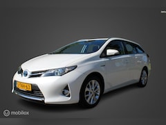 Toyota Auris - 1.8 Hybrid Executive, Trekhaak, Achteruitrij camera, Navi, Climate control, Cruise control