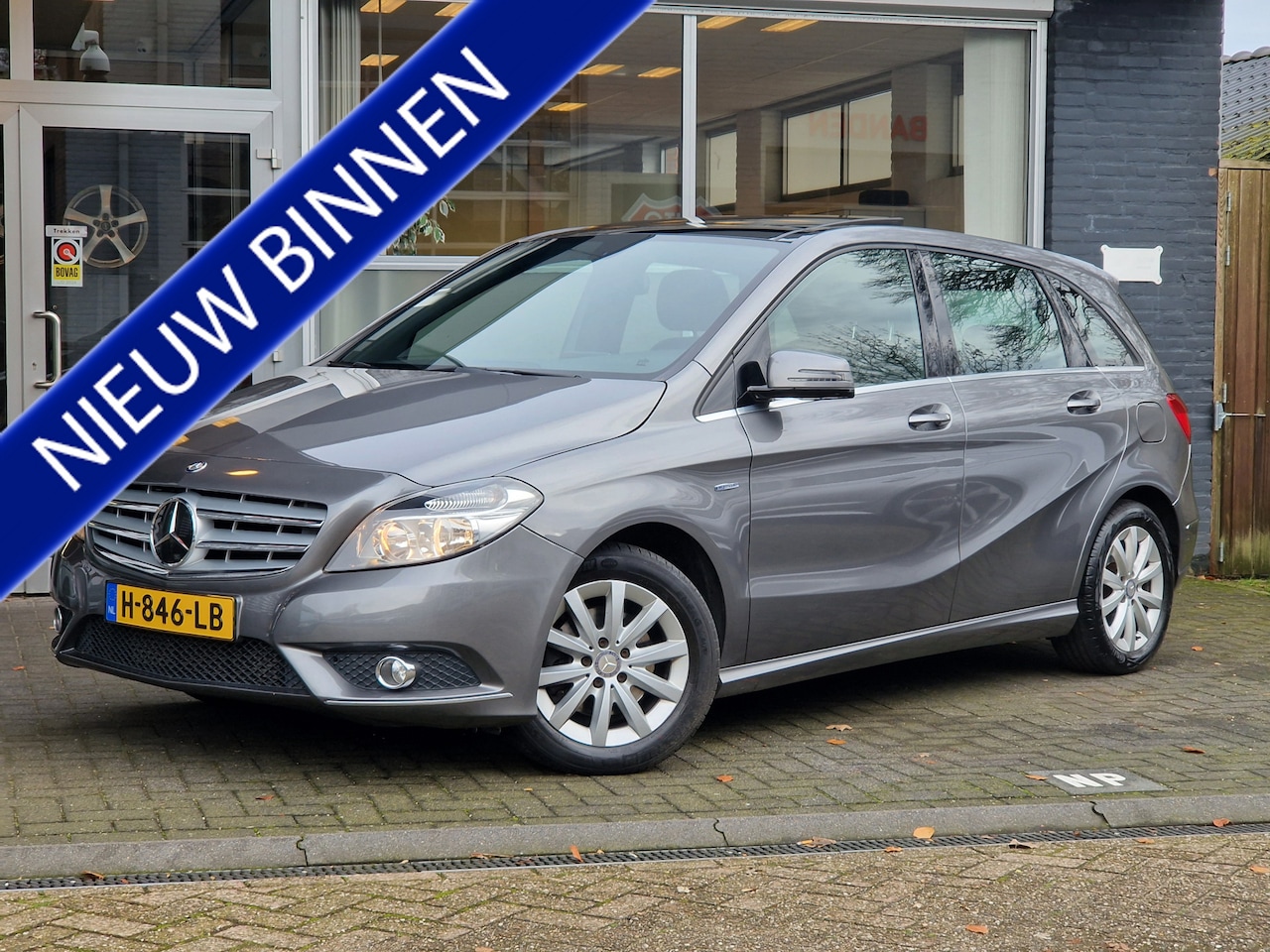 Mercedes-Benz B-klasse - 200 Ambition PANO / LEDER / NAVI / CRUISE - AutoWereld.nl