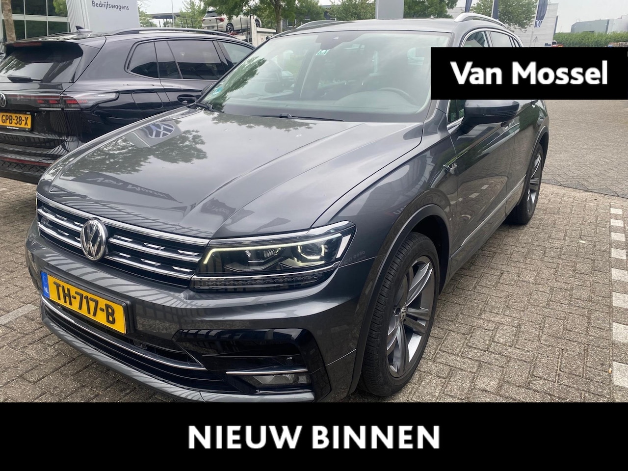 Volkswagen Tiguan - 1.4 TSI 4Motion Highline 150 PK | R-Line exterieur | Automaat | Navigatie | Panoramadak | - AutoWereld.nl
