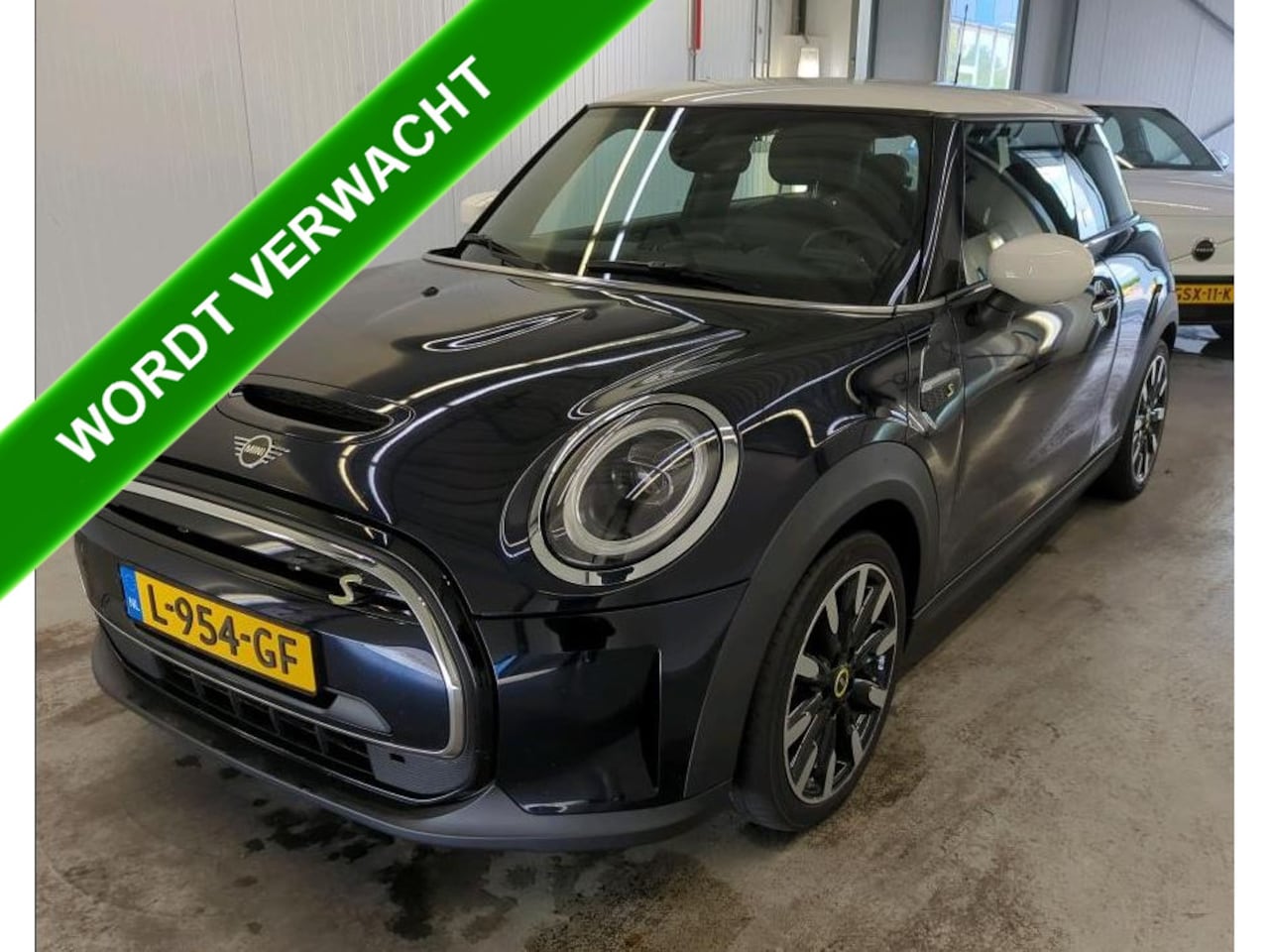 MINI Mini-Electric - MINI Yours 135KW / 33 kWh Comfort plus / Driving Ass./ Leder / Navigatie / Pdc+Camera / Ha - AutoWereld.nl