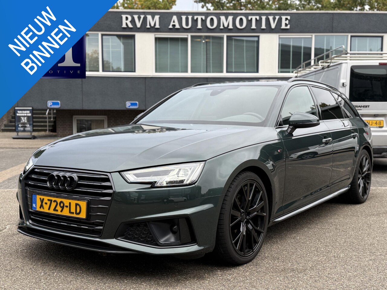 Audi A4 Avant - 35 TFSI Sport S line black edition UNIEKE KLEUR| ELEK. TREKHAAK| ELEK. KLEP| S-LINE BINNEN - AutoWereld.nl