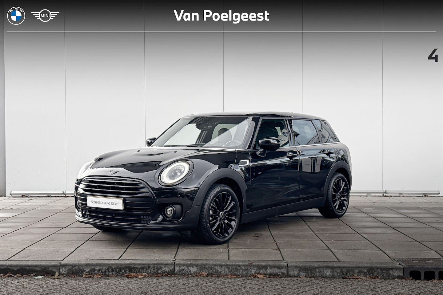 MINI Clubman - Cooper Classic Apple Carplay / MINI Navigatie / Parkeersensoren / Schuidak / Black Edition - AutoWereld.nl