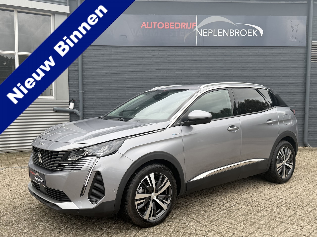 Peugeot 3008 - 1.6 HYbrid 225PK Road Trip Allure Pack Business 46.000 KM!! // NAVI + CARPLAY // PDC V+A / - AutoWereld.nl