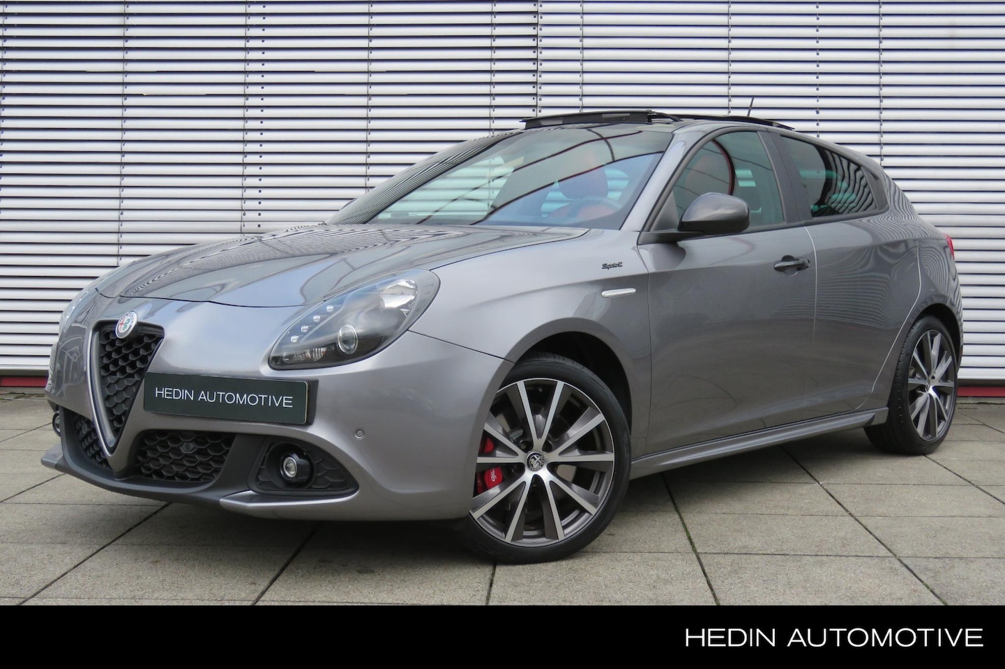 Alfa Romeo Giulietta - 1.4T Sport | Schuif/kanteldak | Apple Carplay | Trekhaak | Navigatie - AutoWereld.nl