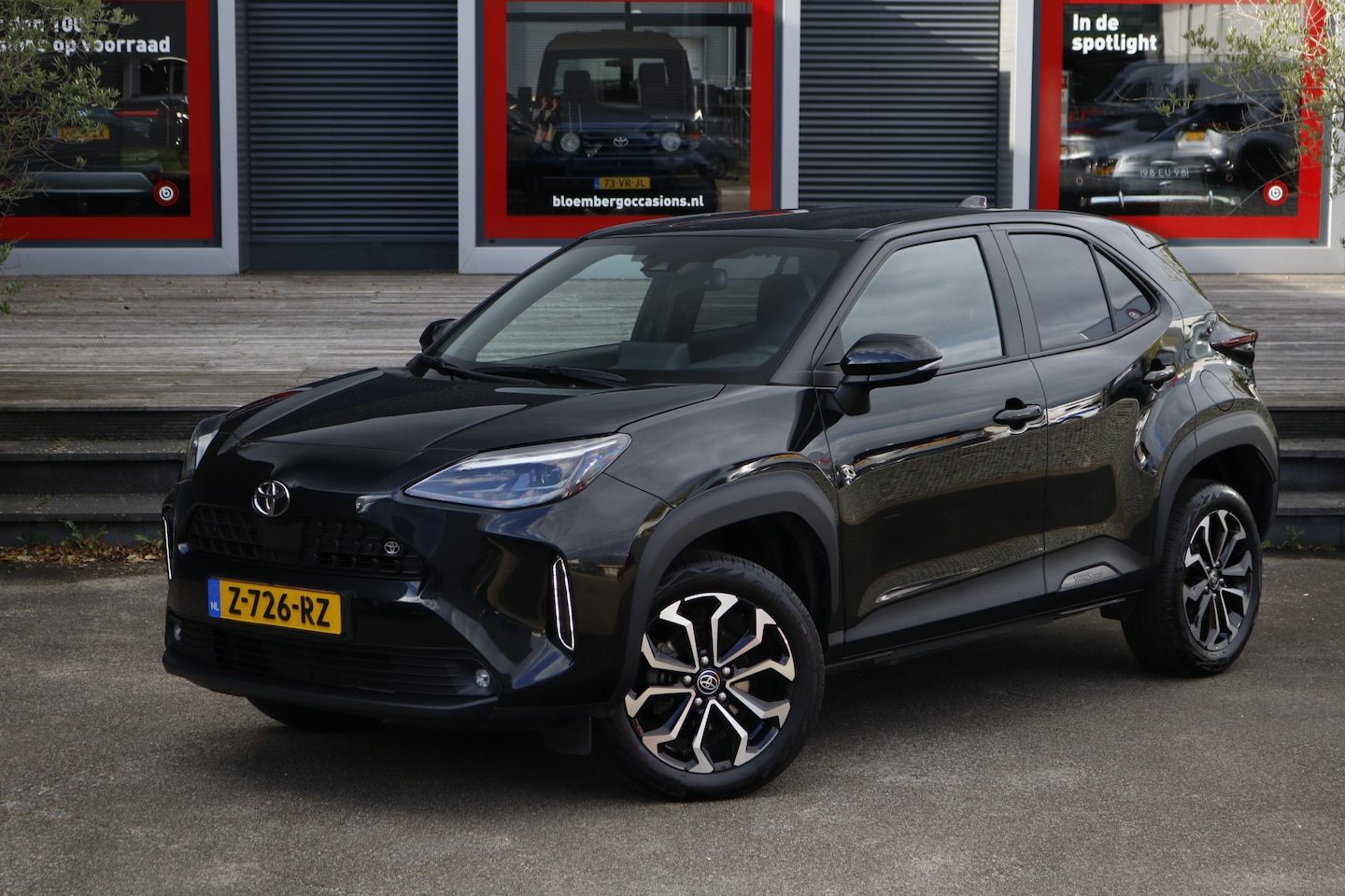 Toyota Yaris Cross - 1.5 Hybrid Dynamic | Parkeersensoren voor en achter | Stoelverwarming | Apple Carplay - AutoWereld.nl