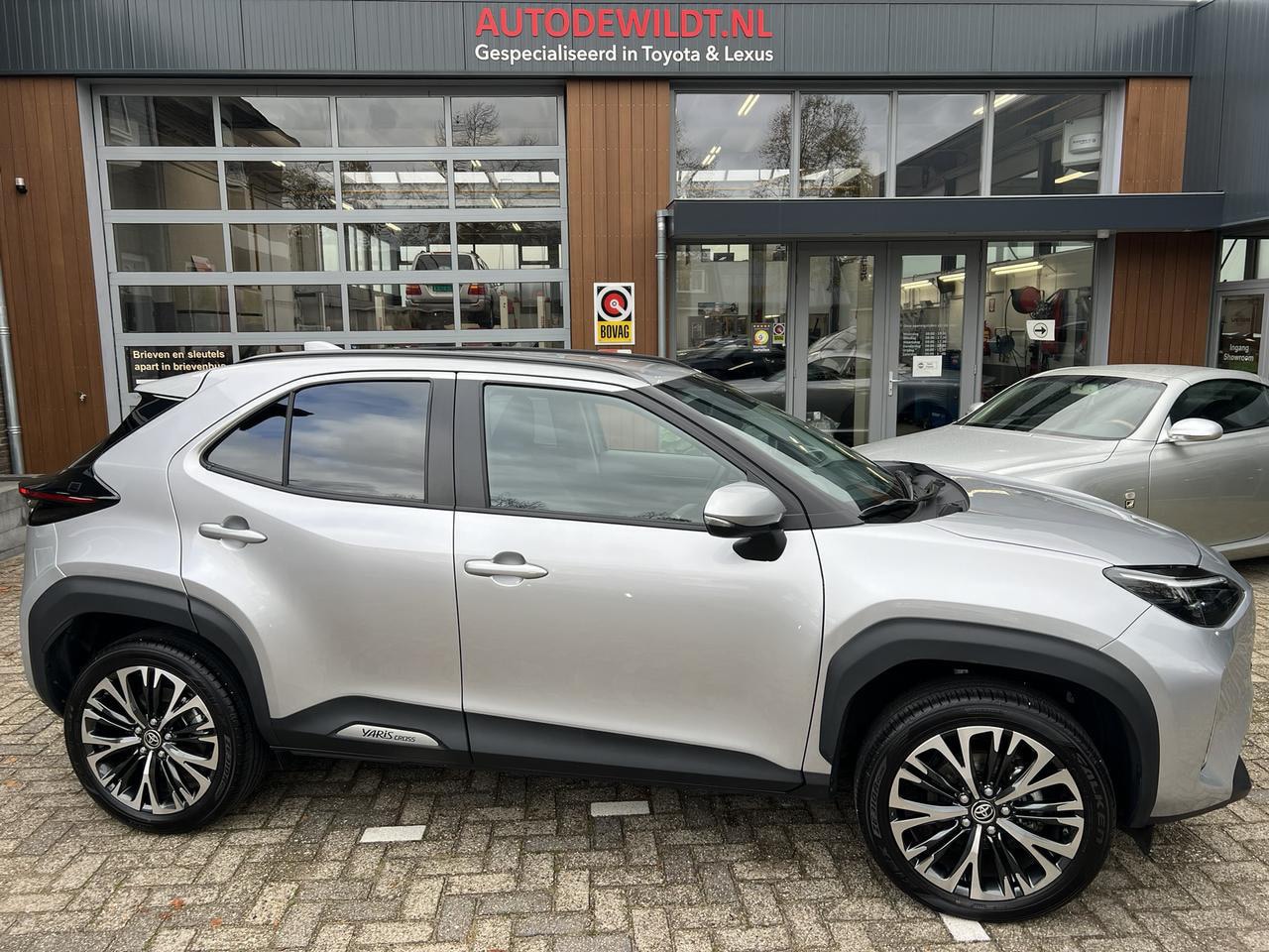 Toyota Yaris Cross - 1.5 Hybrid 130 Executive + FABRIEKSGARANTIE - AutoWereld.nl
